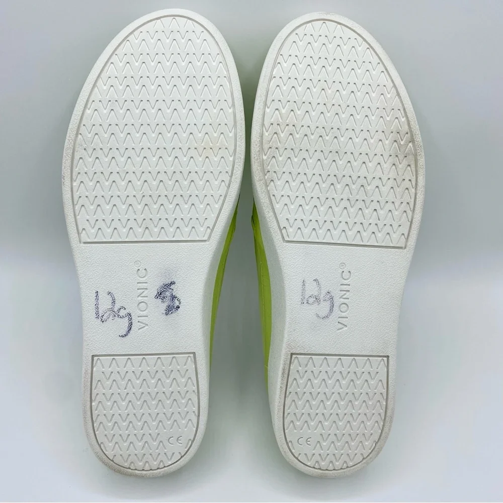 VIONIC Pale Lime Effortless Nubuck Slip-On Sneaker Size 10